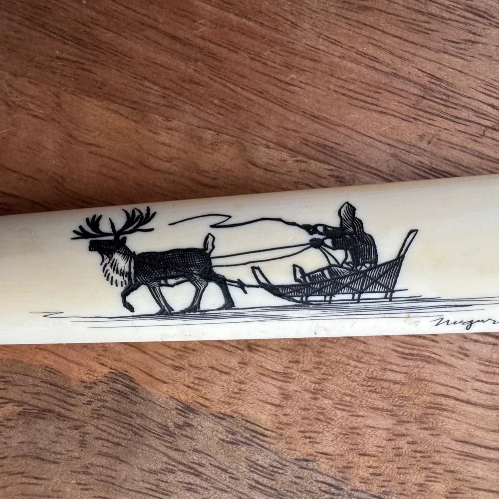 Vintage Scrimshaw Cake Breaker Cutter Nuguruk Carving Alaska Sled‎ Reindeer